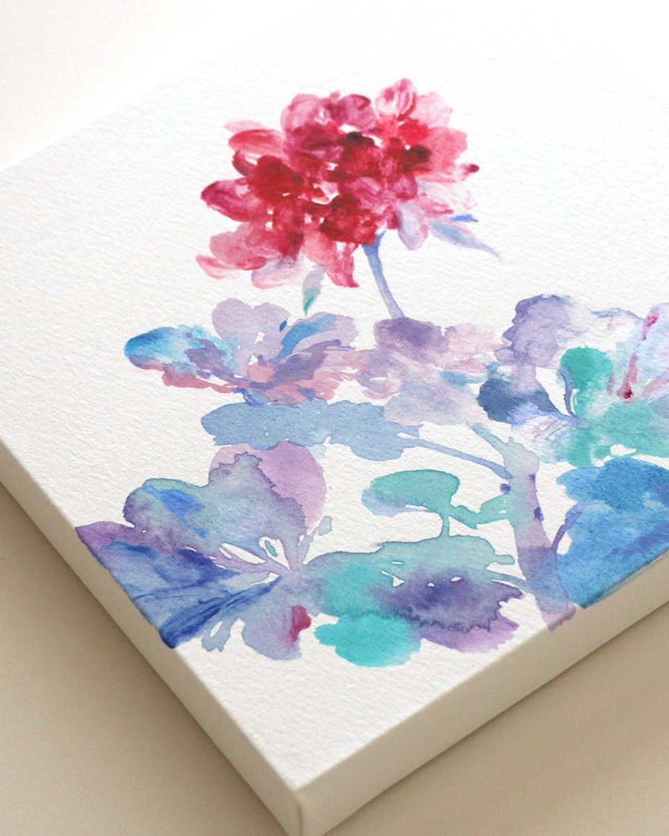 もうすぐゼラニウムが咲きそうな気配。
こちらの写真の絵はお客様の手元に
旅立っていったものです。　

素敵に飾ってくださっているとのことで、
とっても嬉しい🥰

葉っぱの形が面白くて、
花の色が蛍光色かと思うほど鮮やかなゼラニウム。
また描きたくなるお花です！