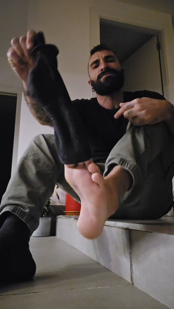 instinbasic tweet media