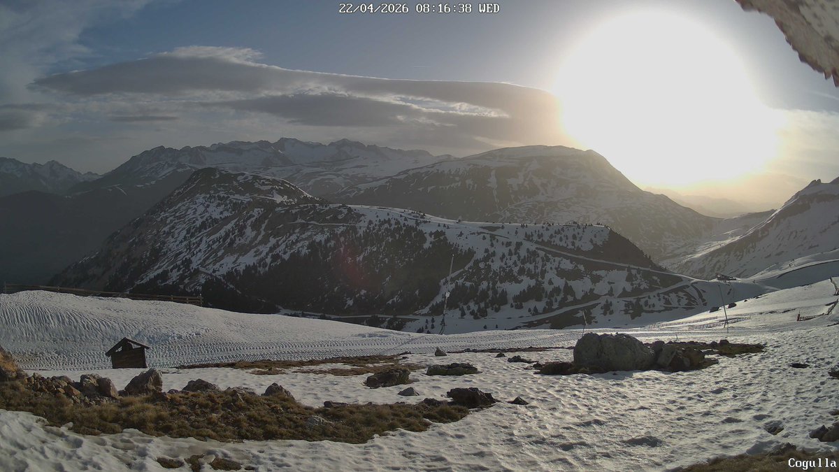 meteobenas's tweet photo. Amanece el día 22 de abril de 2025. Mínima y actual de 8,8ºC en #Benasque.
Mínima de 4,8ºC en el #Cogulla.
Vuelve la calima.
Buenos días. https://t.co/reJxUWwtXx