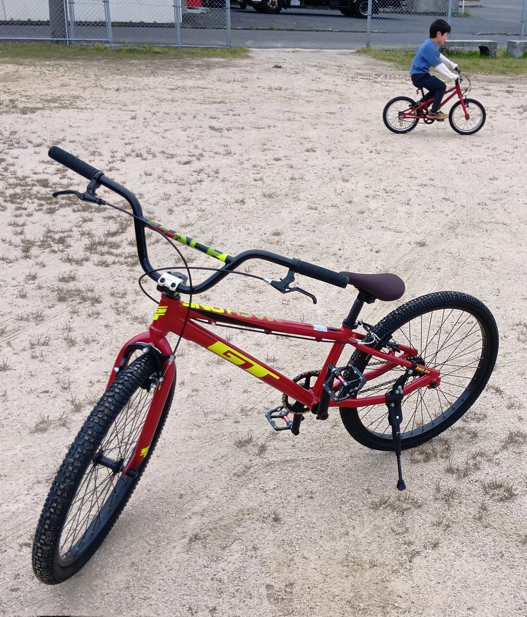 へしやん tweet media