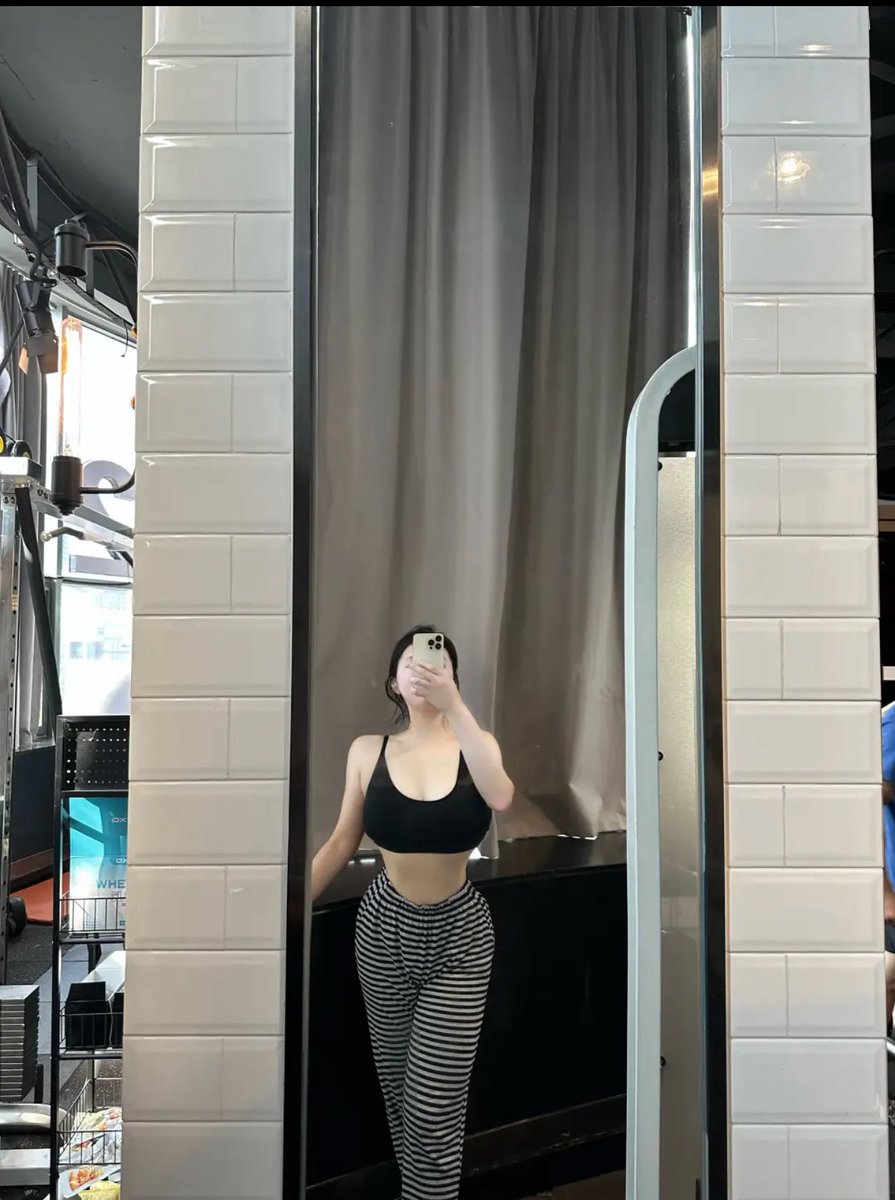 융미 tweet media