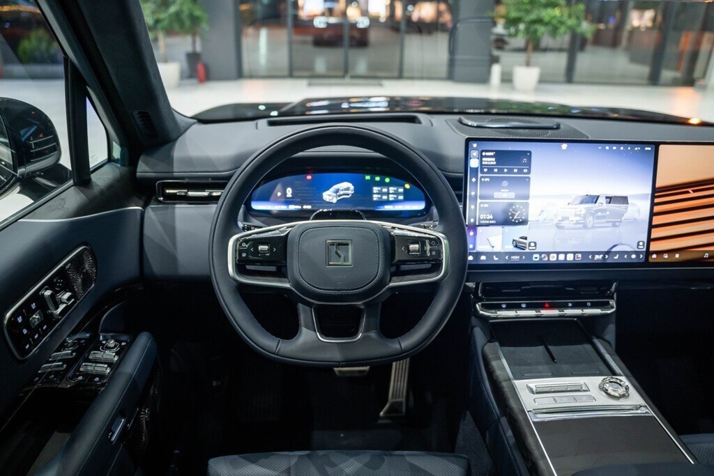 SmartKapital001's tweet image. #MotoPL #ChineseEVs #MadeInChina #Zeekr #Geely #NEV  #Automotive  #CarReview
Dzisiaj  wpis na temat aut chińskich, których w Azerbejdżanie jeździ naprawdę dużo. Marki europejskie takie jak BMW, Mercedes, Audi czyli tzw. "premium" wciąż cieszą się popularnością ale z każdym rokiem