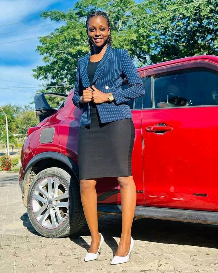 rich_mummies's tweet photo. Hello admin,  I am called Charlotte Musenero, i am 28yrs old a  first class master's degree holder from Makerere University.  I stay in Ntinda-Kigowa.  I am looking for a man btn 20-45yrs for love. Get my contact from the admin of this page Mr Charles, call/whatsapp: 0775575616 https://t.co/MDdd5UMTKl