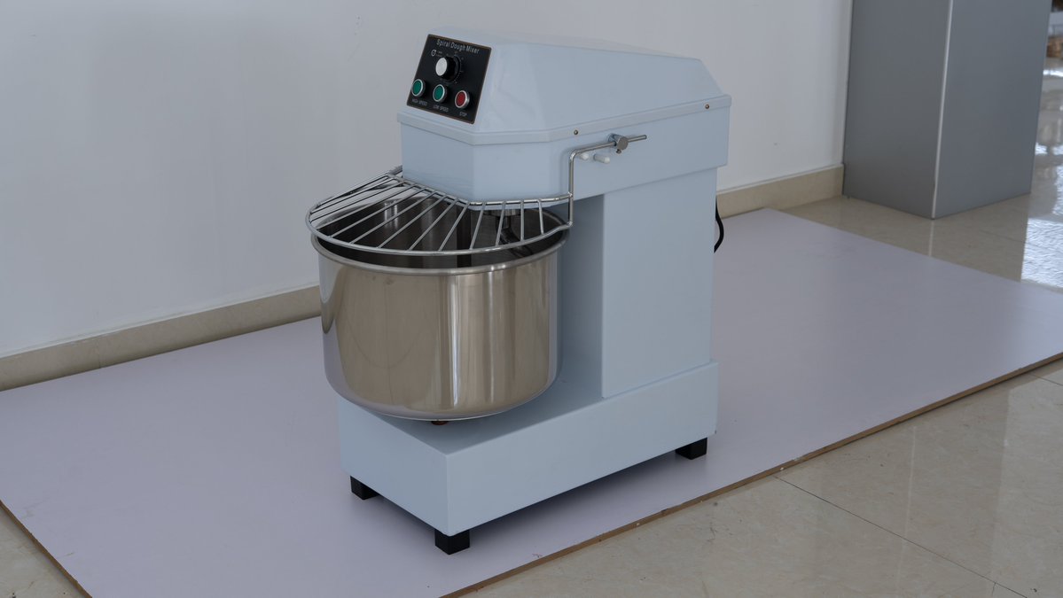 QianJ60532's tweet image. Inconsistent dough quality? 🤔

SH30 dough mixer ensures stable kneading for better texture &amp;amp; fermentation. Built for daily bakery use with easy-clean stainless steel parts.

👉 ntdongqing.com
📞 +86 137 7695 2750
#doughmixer #bakeryequipment #bakingtips