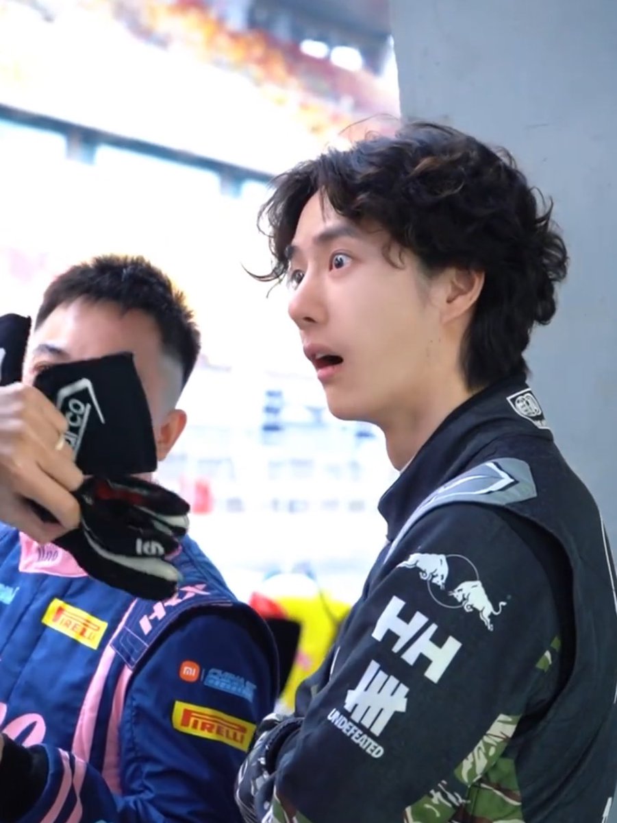 เปนคนคิดอะไรก็แสดงออกแบบนั้นจิงๆ ไม่มีพิษมีภัยอะไรทั้งนั้น น่ารักที่สุดเลยยยยย🫳🏻🫳🏻🫳🏻🫳🏻