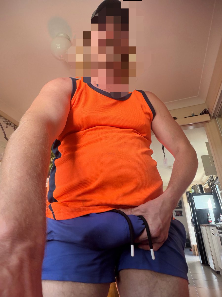 The Barefoot Bogan (18+) tweet media