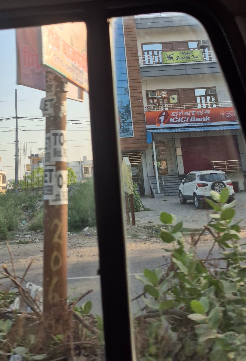 SandipSharmaEng's tweet image. मात्र एक स्मार्ट निर्णय ने अमीर बना दिया ♥️

एक करोड़ का लोन जिसके ऊपर हो उसे न दिन में भूख लगेगी और न ही रात में नींद आयेगी🔥

50 लाख प्लाट को खरीदने और 50 लाख प्लाट को बनवाने में खर्च करने के बाद Only One Smart Decision ने लोगों के मुँह बंद कर दिये ..,

पड़ोसी कह रहे थे कि ये