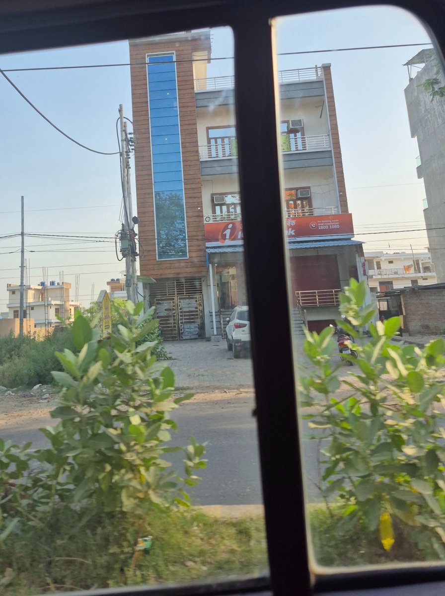 SandipSharmaEng's tweet image. मात्र एक स्मार्ट निर्णय ने अमीर बना दिया ♥️

एक करोड़ का लोन जिसके ऊपर हो उसे न दिन में भूख लगेगी और न ही रात में नींद आयेगी🔥

50 लाख प्लाट को खरीदने और 50 लाख प्लाट को बनवाने में खर्च करने के बाद Only One Smart Decision ने लोगों के मुँह बंद कर दिये ..,

पड़ोसी कह रहे थे कि ये