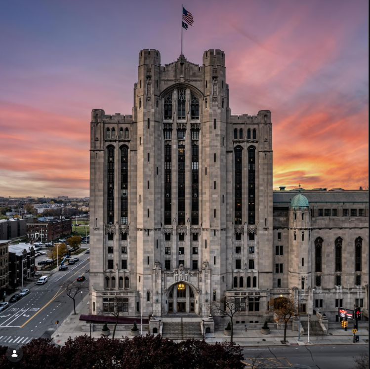 thecraftbloke's tweet image. Today in Masonic History: The first steel structure of The Detroit Masonic Temple was lifted into place at exactly 12 o'clock noon on April 22, 1922. #Freemasonry #MasonicHistory