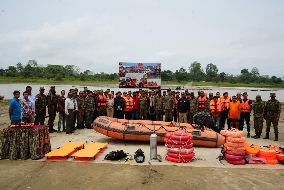 Spearcorps's tweet image. 𝗘𝘅𝗲𝗿𝗰𝗶𝘀𝗲 𝗝𝗮𝗹 𝗥𝗮𝗸𝘀𝗵𝗮-𝗜𝗜

Red Shield Gunners under #SpearCorps, in coordination with NDRF, conducted Exercise Jal Raksha-II at Sivasagar, #Assam to strengthen preparedness ahead of the monsoon season.

Red Shield Gunners ने #SpearCorps के अंतर्गत NDRF के साथ