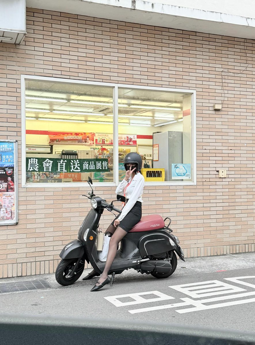絲襪美魔女_房仲小婷 tweet media