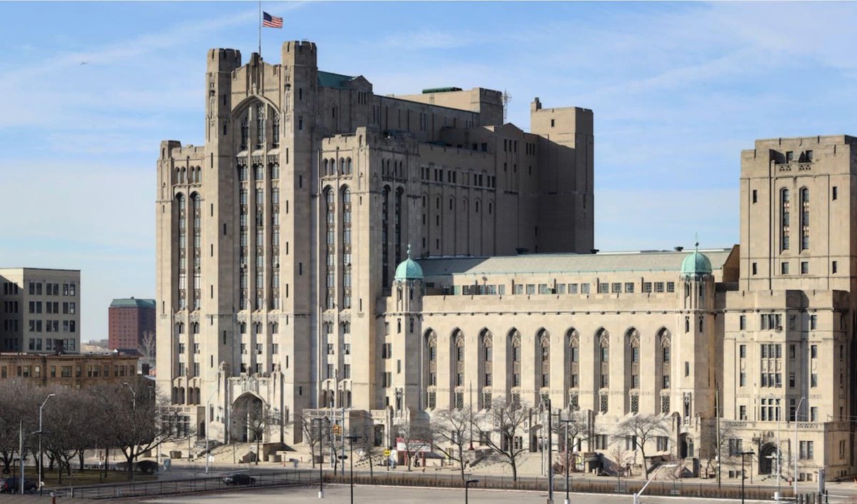 thecraftbloke's tweet image. Today in Masonic History: The first steel structure of The Detroit Masonic Temple was lifted into place at exactly 12 o'clock noon on April 22, 1922. #Freemasonry #MasonicHistory