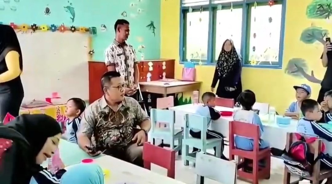 DARI NATUNA UNTUK INDONESIA. BUMDesa Air Ringau di Ujung Utara Negeri  berinovasi budidayakan kepiting untuk kesejahteraan warga. 
<a href="/YandriSusanto/">Yandri Susanto</a>
 <a href="/KemensetnegRI/">Sekretariat Negara</a>
#BPSDMKementerianDesaPDT
#BUMDesaNatuna
 #KerjaTPPBerdampak #BUMDesaMensejahterakanRakyat
#kerjasamabumdesadankdmp