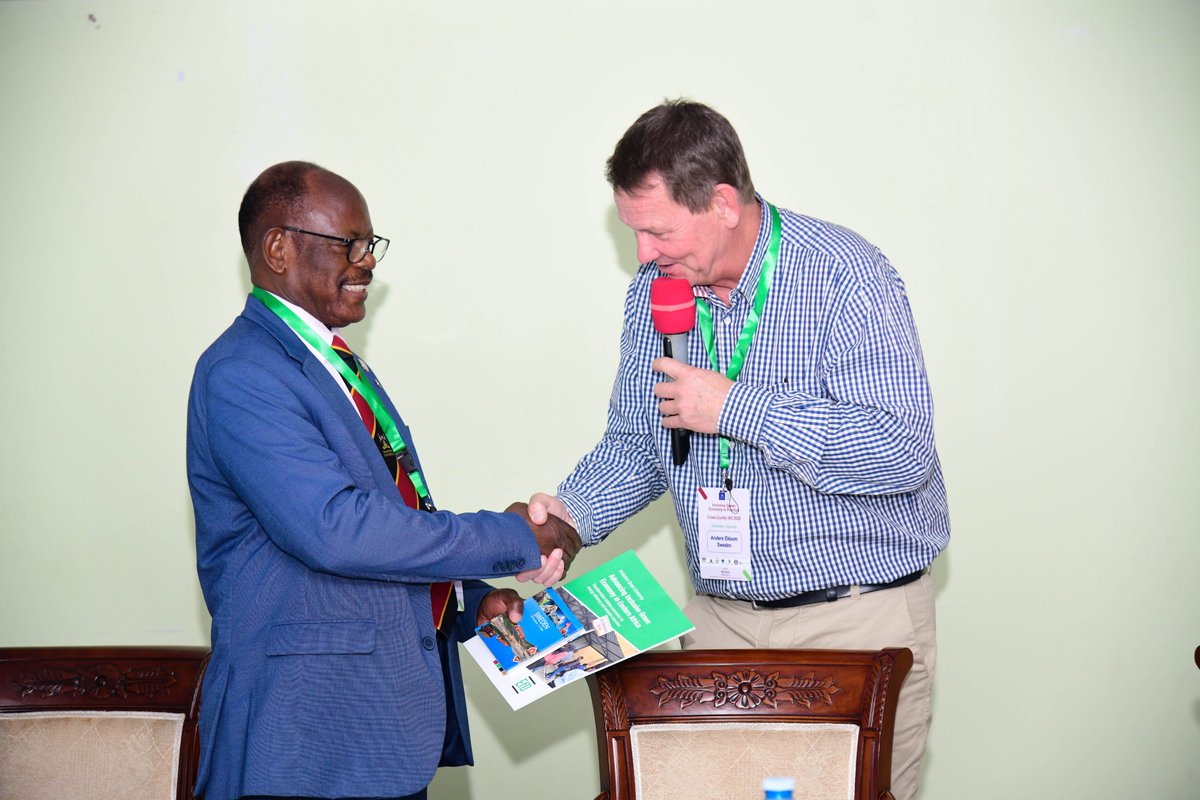 EdBbaale's tweet photo. Yesterday, Vice Chancellor @profNawangwe officially opened the Inclusive Green Economy (IGE) in Practice conference. The IGE program is a regional capacity-building initiative targeting senior civil servants and policymakers from Uganda, Kenya, Tanzania, Ethiopia, and Rwanda. https://t.co/riPp6qaxZp