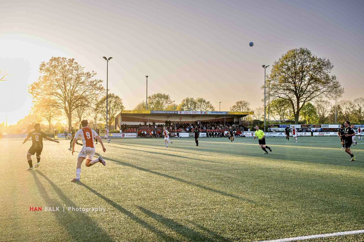 Han Balk tweet media