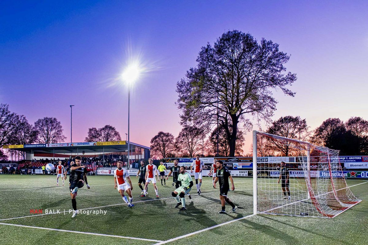 Han Balk tweet media