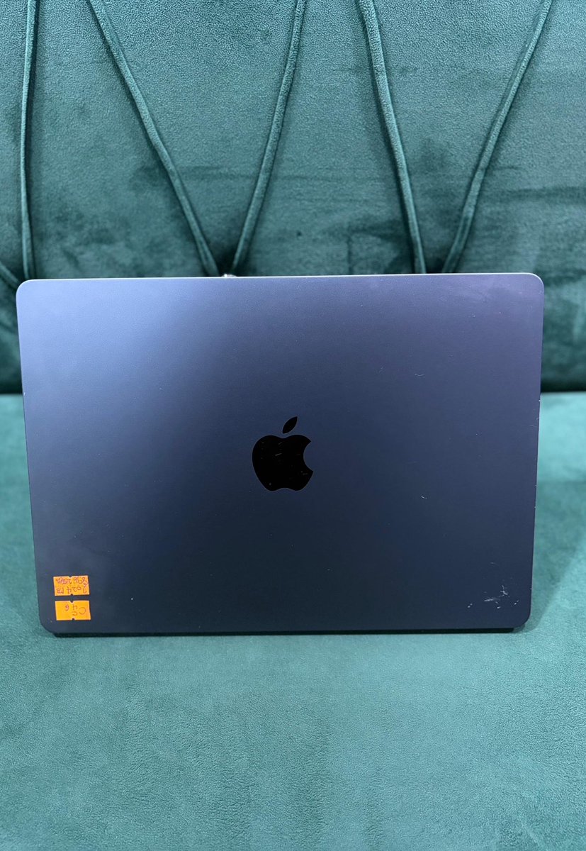 Michael_mickyt1's tweet image. 🔥 2024 MacBook Air 13”  
⚡ Apple M3 Chip  
💾 8GB RAM | 256GB SSD  
🔋 CC-50  
✨ Sleek, fast &amp;amp; reliable  

Price -1M

📩 DM to purchase / serious buyers only
#MacBookAir #Apple #MacBookForSale