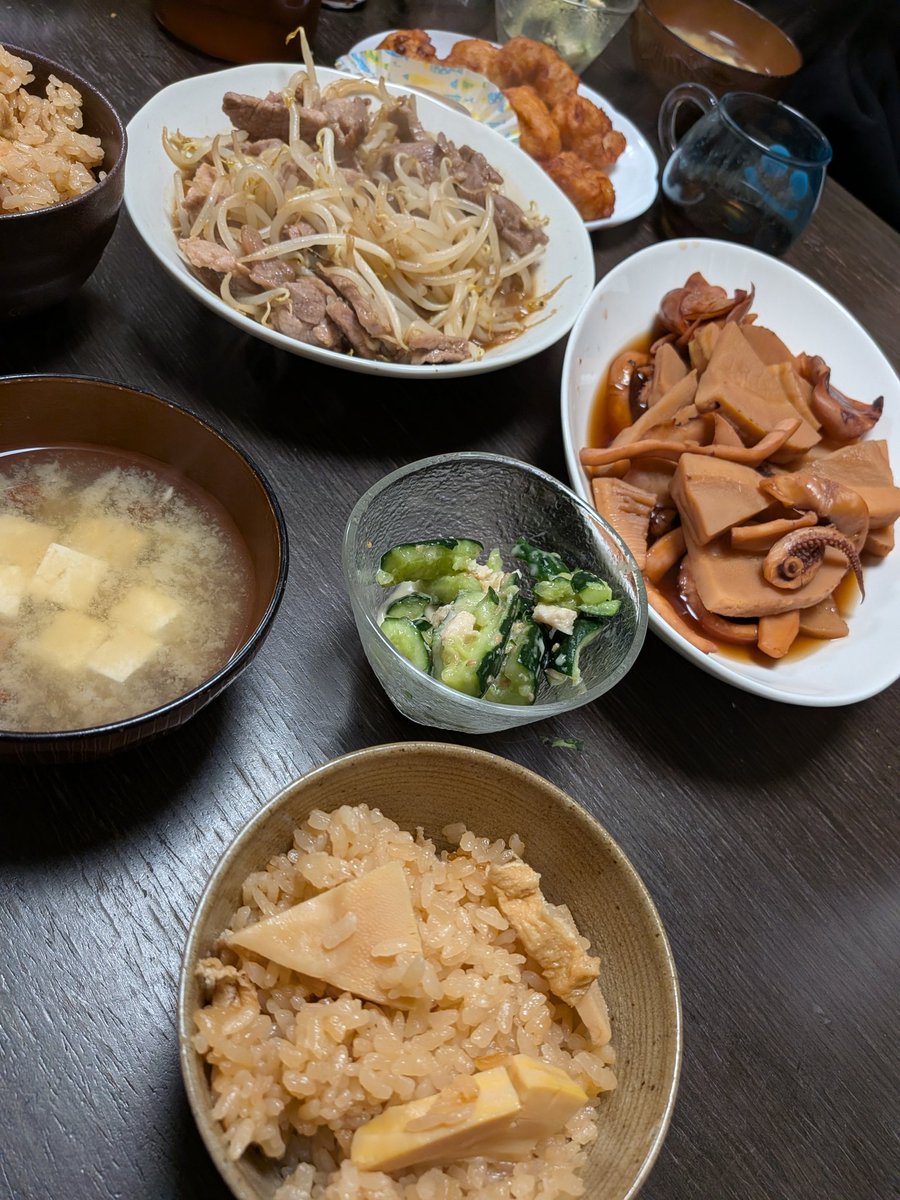 SleepingVer01's tweet photo. #たけのこ
昨日は今が旬なたけのこを頂いたのでたけのこの炊き込みご飯と煮物にして頂きました。やはり旬な食材は美味しいですね〜😋 https://t.co/PO2oxTinAG
