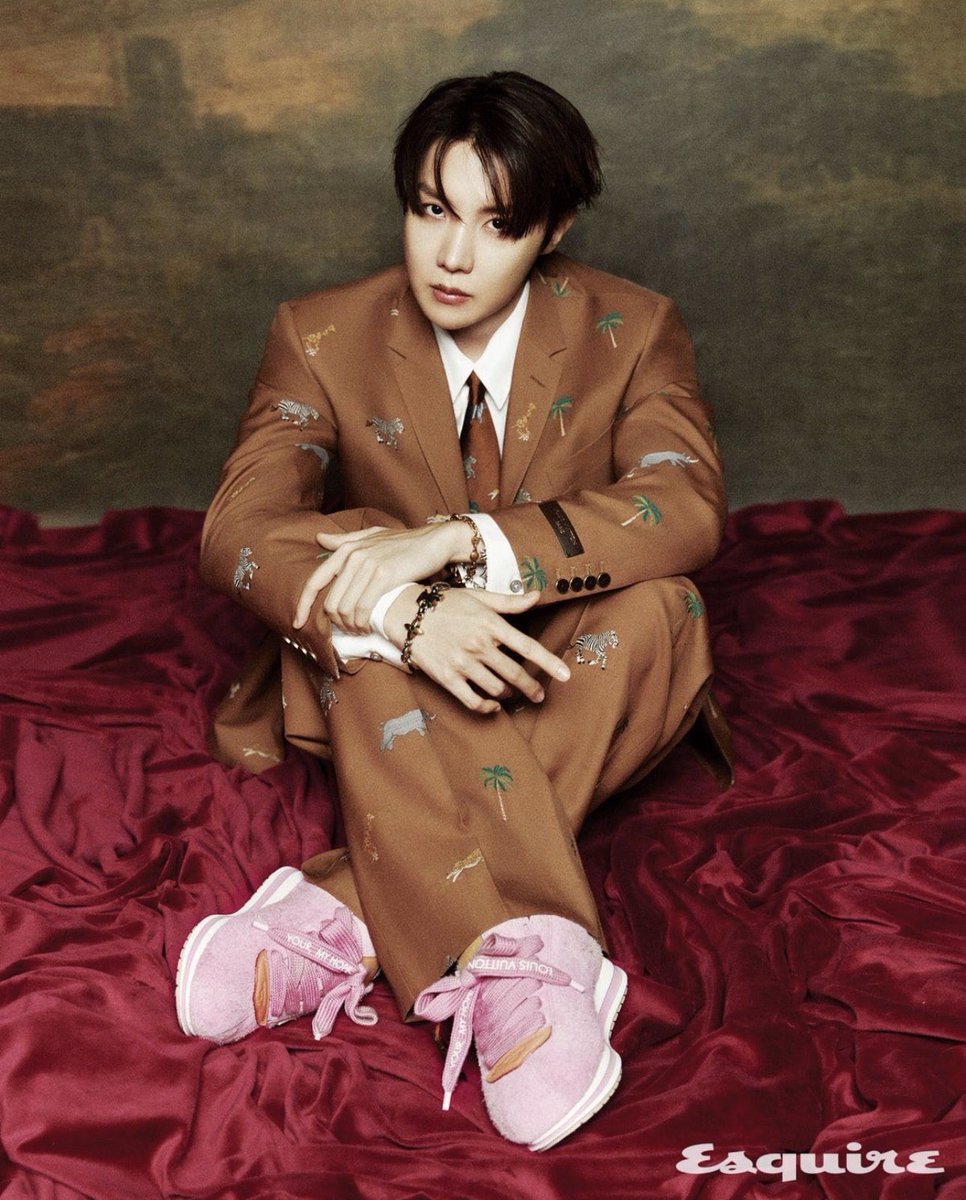 teamindiaforbts's tweet image. #jhope for Esquire Korea 2/2

esquirekorea.co.kr/article/1900997

#jhopexEsquireKorea
#jhopeLVButtersoft