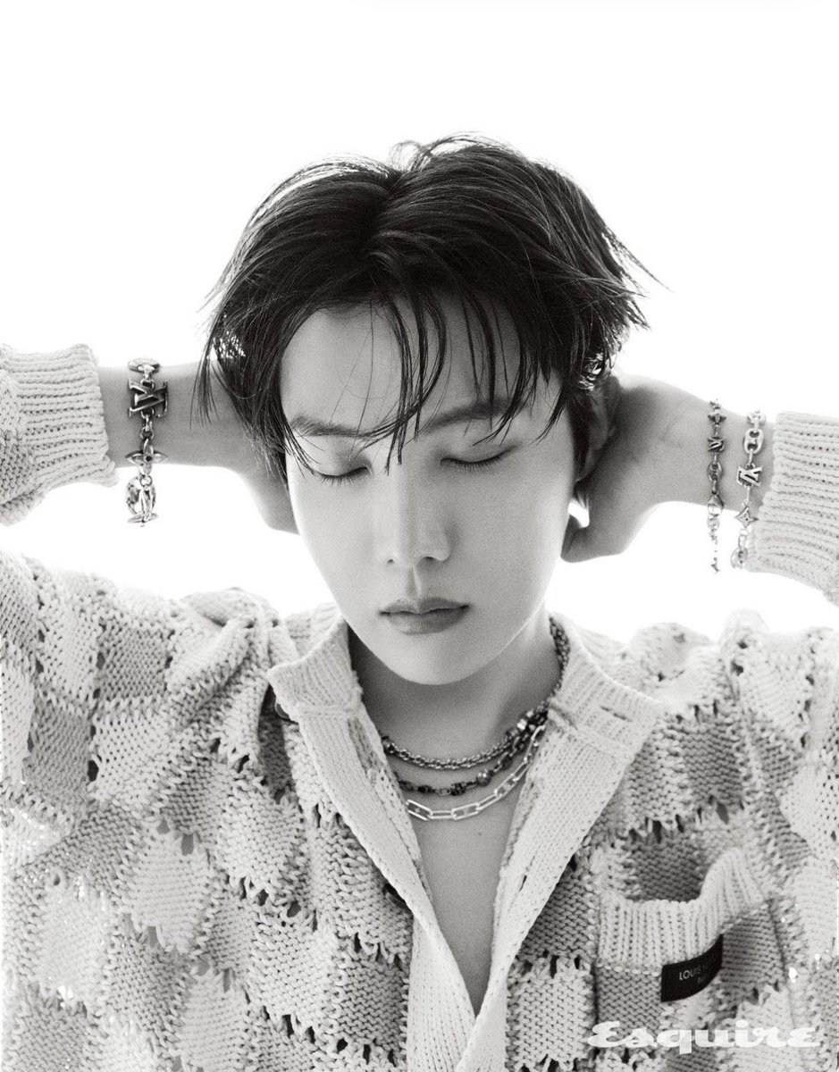 teamindiaforbts's tweet image. #jhope for Esquire Korea 1/2

esquirekorea.co.kr/article/1900997

#jhopexEsquireKorea
#jhopeLVButtersoft