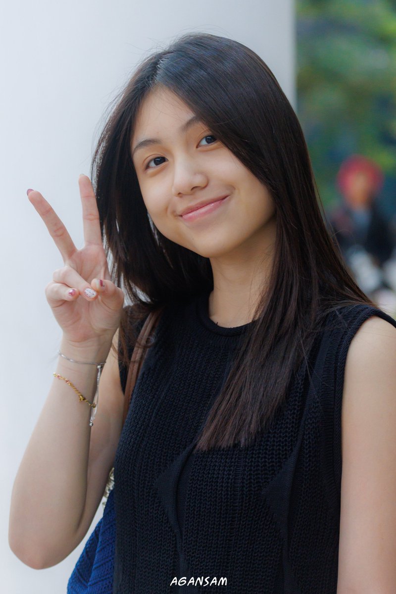 agansam's tweet photo. HBD @Michie_JKT48 Wish You All The Best. #Micheremony https://t.co/VuP7pzc9Zx