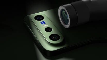 HindiTechDaily's tweet image. Vivo X300 Ultra और X300 FE का लॉन्च 6 मई को! 🔥 400mm ज़ूम वाला ZEISS कैमरा और 7 साल का OS सपोर्ट पाकर ये फोन प्रीमियम सेगमेंट में गेम बदल देंगे। पूरी जानकारी पढ़ें! #XPhone #Flagship #TechIndia hinditechdaily.com/2026/04/vivocx…