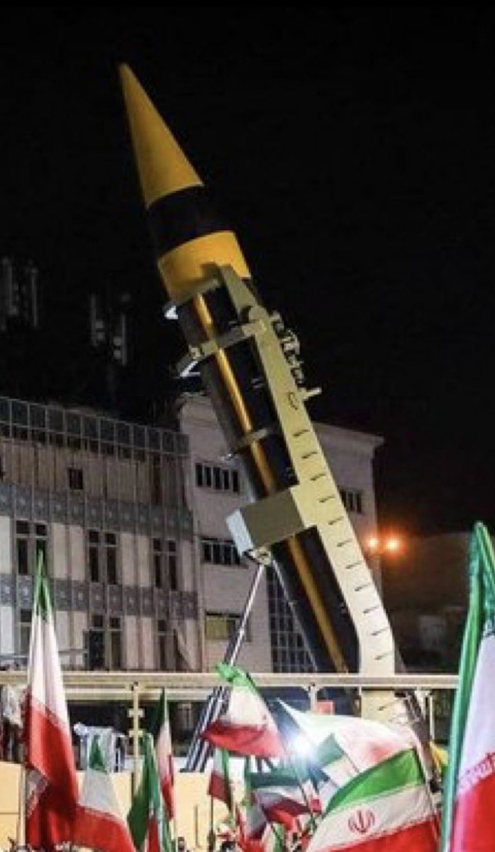 Defencemedia0's tweet image. Iran publicly displayed Khorramshahr-4 and Qadr ballistic missiles in Tehran’s Revolution Square as large crowds gathered during pro-government celebrations. The display comes as tensions remain high and the ceasefire timeline remains uncertain.
#Iran #Tehran #BallisticMissile
