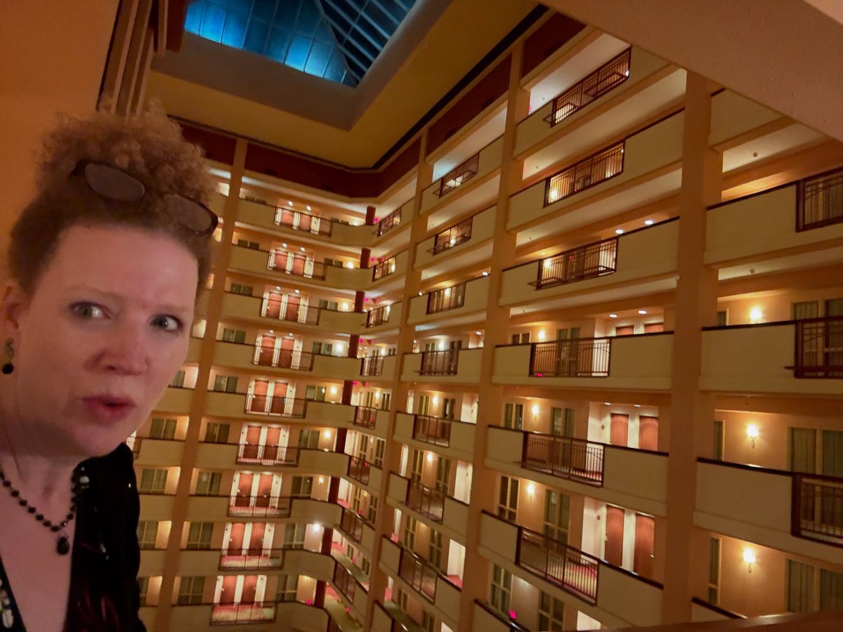 WrittenByMurphy's tweet image. This has been a long day

So long it’s tomorrow 

But I’m going to sleep now 

#avtweeps #travelingAV @cavlo_tech