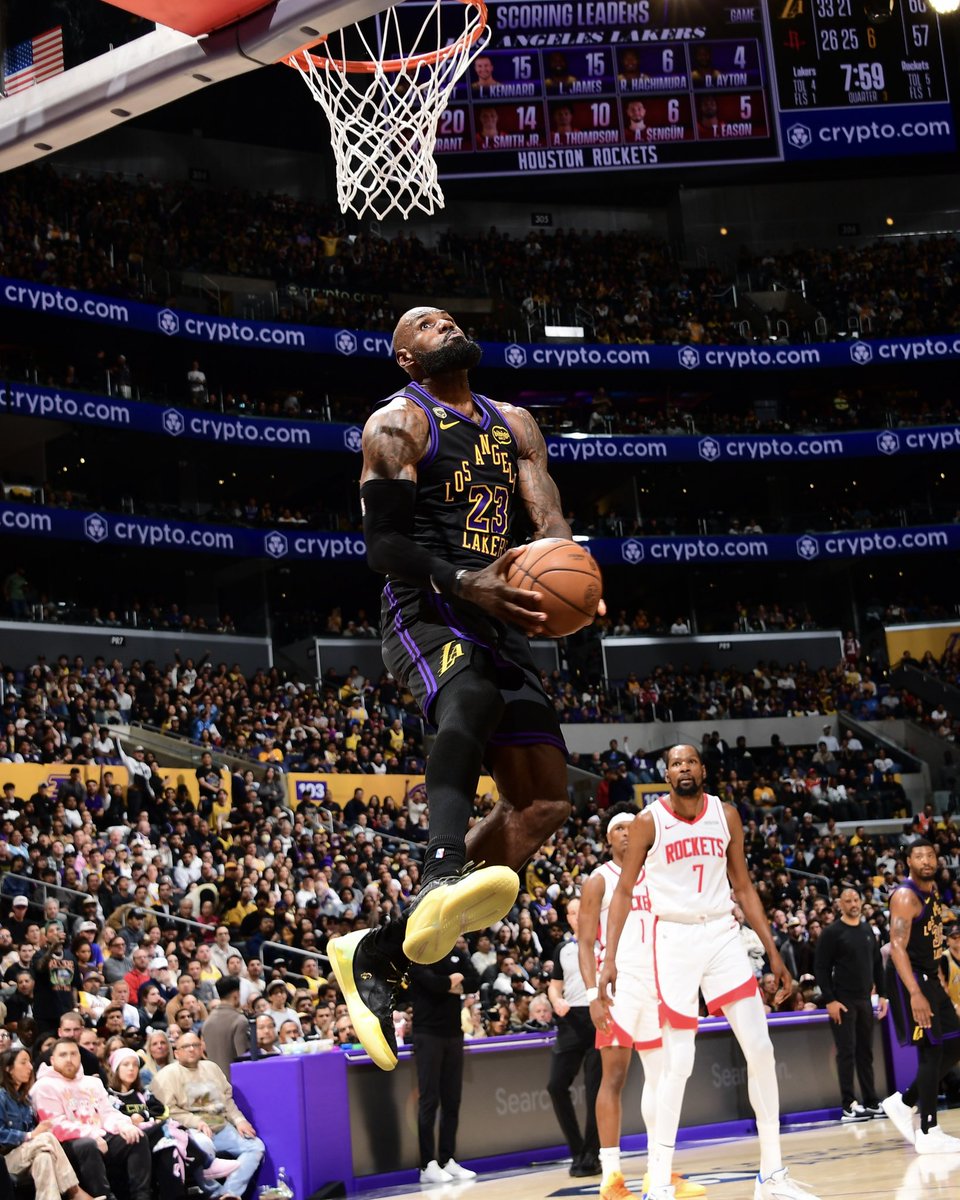 bball_evo's tweet photo. PLAYOFFS 🇺🇸 - Back in to 2018 👑 https://t.co/6pnzYl4tyn