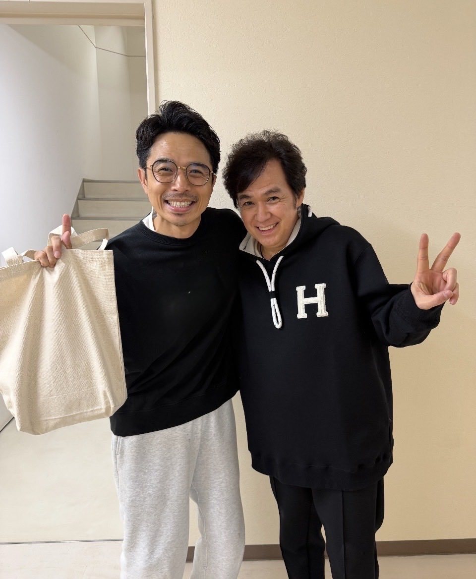 本日夜9時。
ボーダレス〜広域移動捜査隊〜
植草先輩と共演しまーす！
#どーぞ

井ノ原

#トニセン
#ボーダレス
#植草克秀