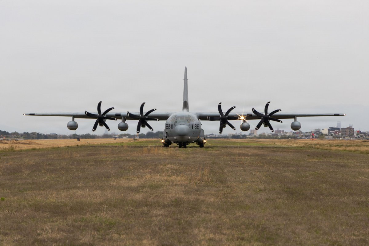 1stMAW_Marines's tweet image. A U.S. #Marine Corps #KC130J Super Hercules aircraft with Marine Aerial Refueler Transport Squadron 152 makes first landing on Gifu airstrip.

📍@JASDF_PAO_ENG  Gifu Airfield, Japan, April 9, 2026.
