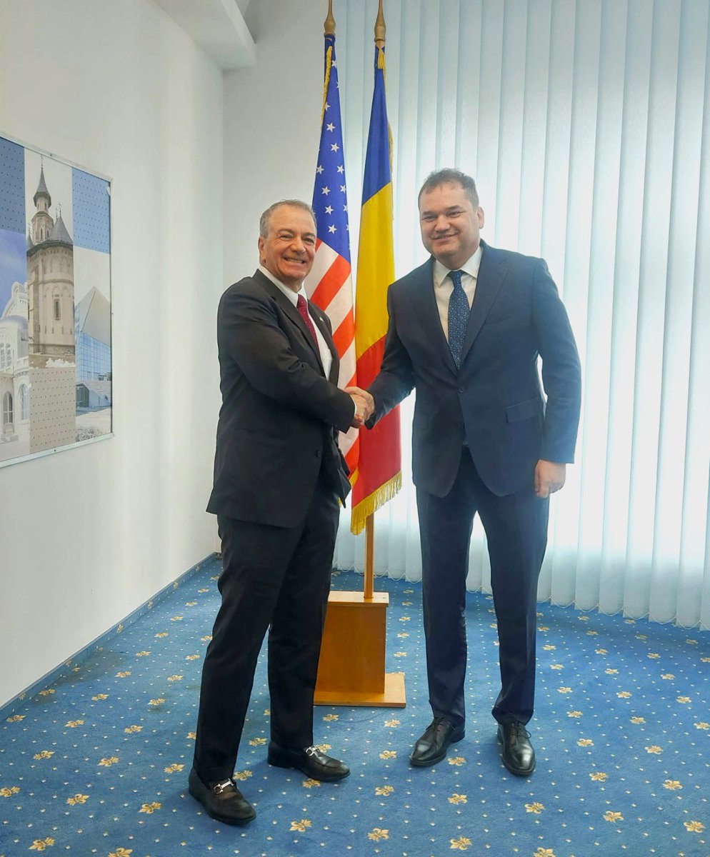 USAmbRO's tweet image. Productive talk with 🇷🇴Minister Attila Cseke on regional development and investment. #AmericaFirst policy supports allies who strengthen the investment climate for 🇺🇸 companies through regulatory certainty, adherence to the rule of law, and secure infrastructure.
