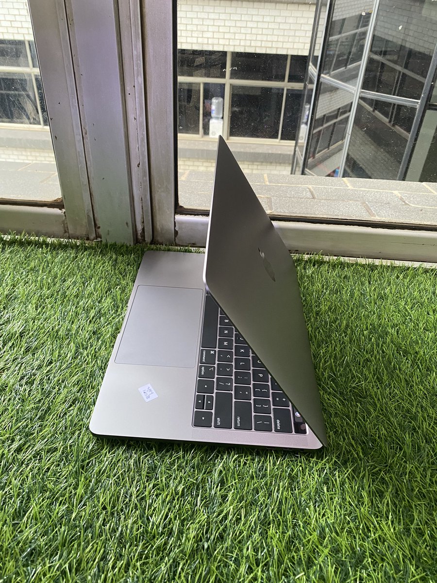 Evtechdigital's tweet photo. Macbook Pro 2019
 Core i7
 QuadCore 
16Gb ram 
1 Tb   ssd  
Touchbar | Touch ID 1
3.3 inch  
Display GPU: 2gb intel iris graphics   

Available now at kes 65,000

Call/Whatsapp:0798638690

Located along moi avenue at bazaar plaza,9th flr,Wing B,Suite B919 nrb
Atandi Gaucho https://t.co/uhZPy9kS7K