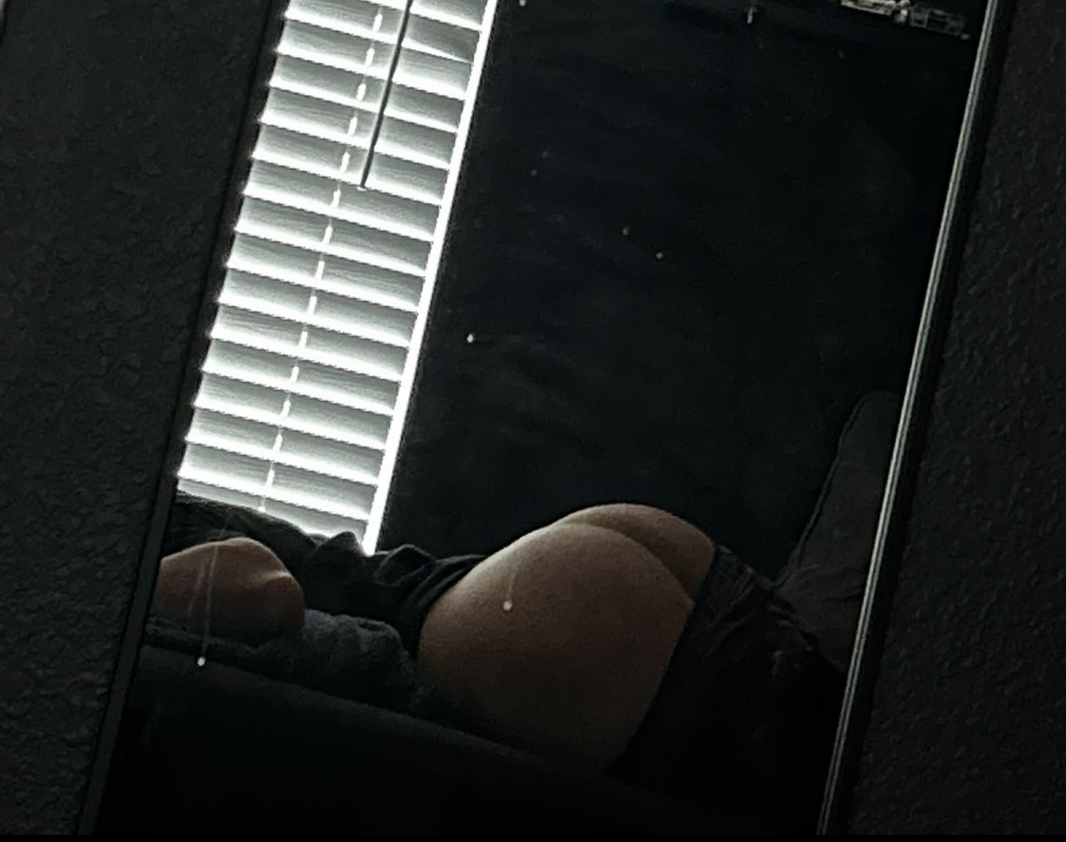 hrnyguy_'s tweet photo. Sex life been DRRYYY asf. I need some dick. https://t.co/bXRdFvCe4t