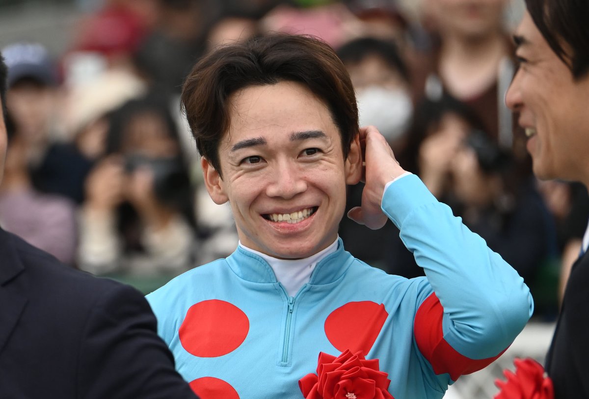 草野球する松山不弘平 tweet media