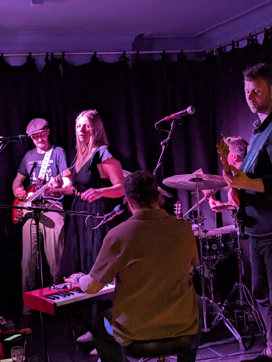 TonyHom33's tweet image. Great set last night by UK Blues Awards 2025 nominees #ConnolyHayes at the @WrothamArms #Broadstairs 

🎵 #KeepMusicLive 🎵
#JessHayes 🎙️ &amp;amp; #FrankieConnolly 🎸