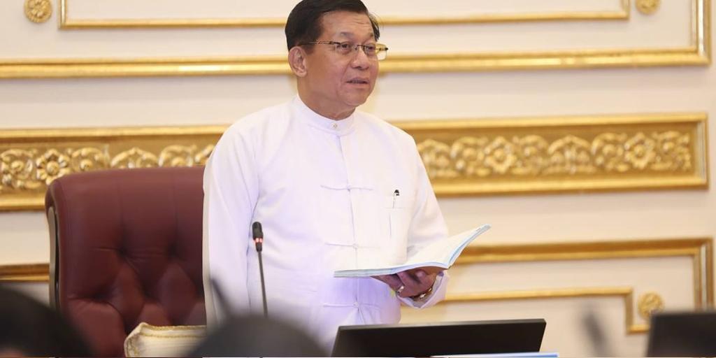 JeanMartin75000's tweet image. #Birmanie🇲🇲 Min Aung Hlaing accorde 100 jours aux groupes armés pour rejoindre des “pourparlers de paix”.
Mais sans le #NUG, en exigeant la reddition des #PDF et en ressuscitant un #NCA déjà mort, cette offre ressemble moins à une ouverture qu’à une opération de communication.
