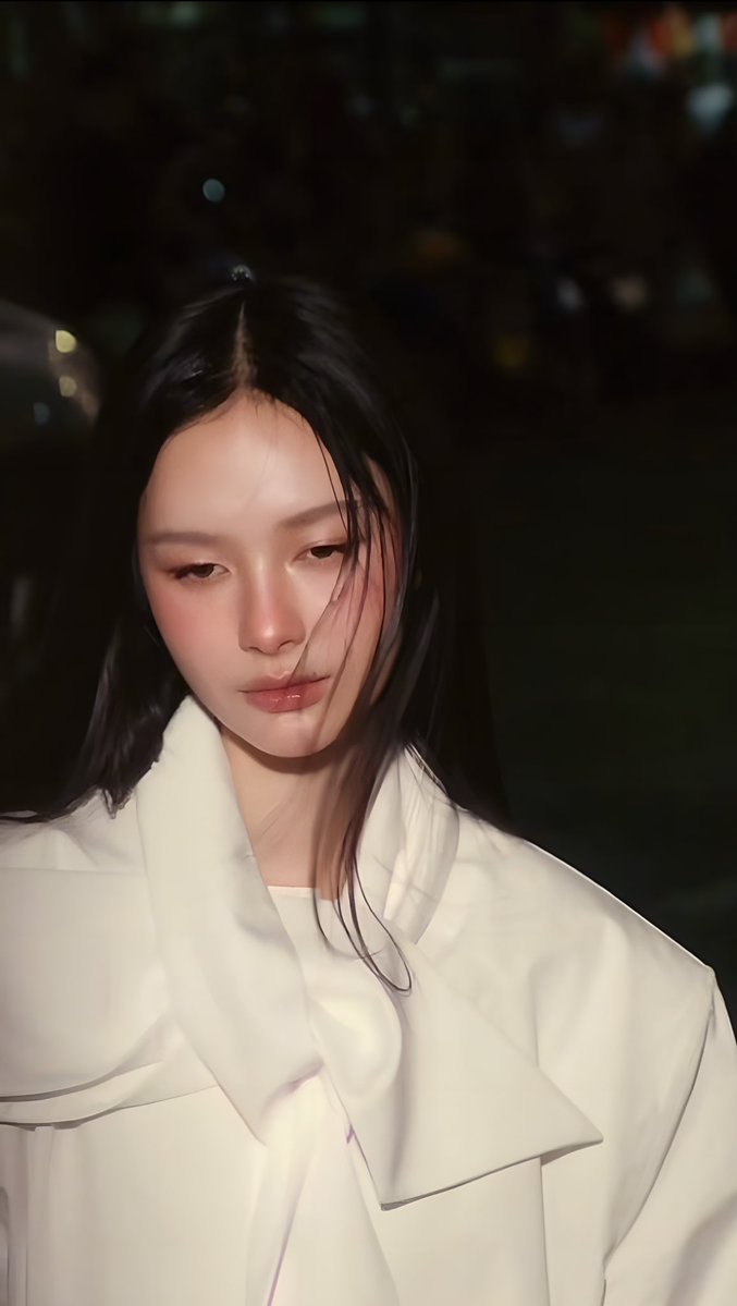 mita_kbc's tweet image. her facecard and aura really built different 🧎🏻‍♀️‍➡️
she is so perfect to be a model, a brand ambassador 🛐

#YSLxMilkPansa
#YSL #MilkPansa 
#mimiv #มิ้ลค์พรรษา