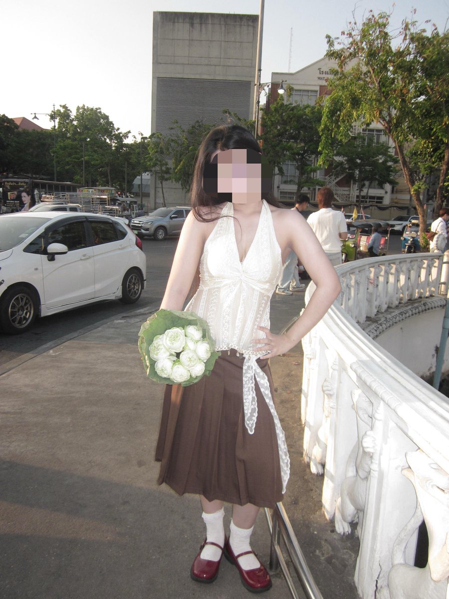 พอ⁷ tweet media