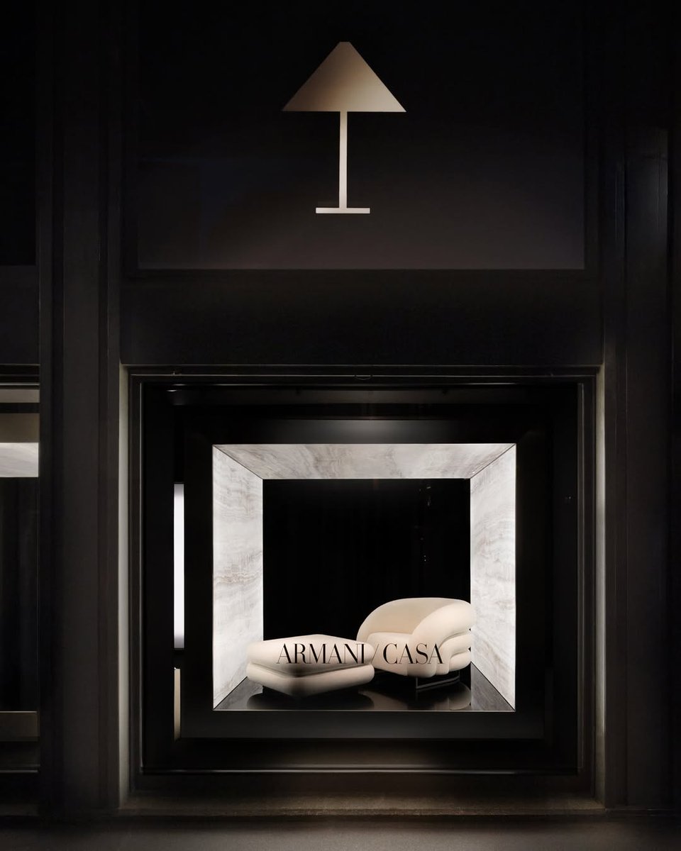 ARMANI_JAPAN's tweet image. #ArmaniCasa
ミラノデザインウィーク 2026
ミラノ・コルソ ヴェネツィア14番地のフラッグシップストアにて、
アルマーニ / カーザの新作コレクションを展示。

過去と現在が響き合い、
デザインの軌跡を描き出します。
──4月26日（日）まで

詳細は armani.com/ja-jp/armani-c…

#MilanDesignWeek