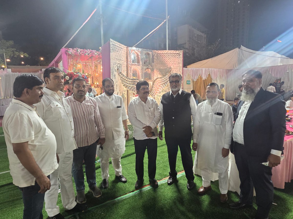 PrakashDarekar_'s tweet image. नांदा सौख्यभरे! 💐

मोहम्मद अली खान आणि रुबिना खान तसेच साहिल खान आणि फेहसीन खान यांच्या निकाह सोहळ्यास उपस्थित राहिलो. 

या मंगल प्रसंगी नवदांपत्याला त्यांच्या भावी आयुष्यासाठी सुख, समृद्धी आणि उत्तम आरोग्याच्या मनःपूर्वक शुभेच्छा दिल्या.

#Wedding #Blessings #BJP