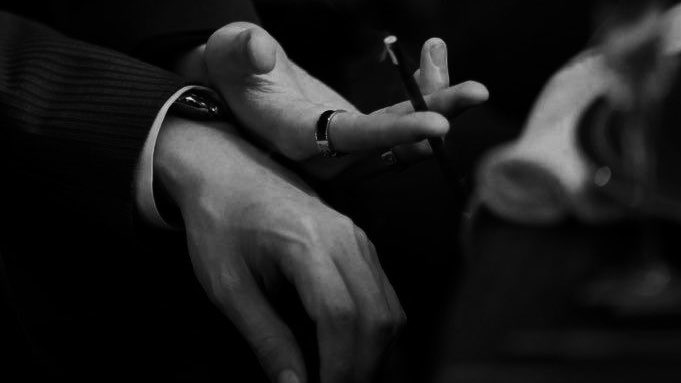 TW : explicit content, violence, lgbt