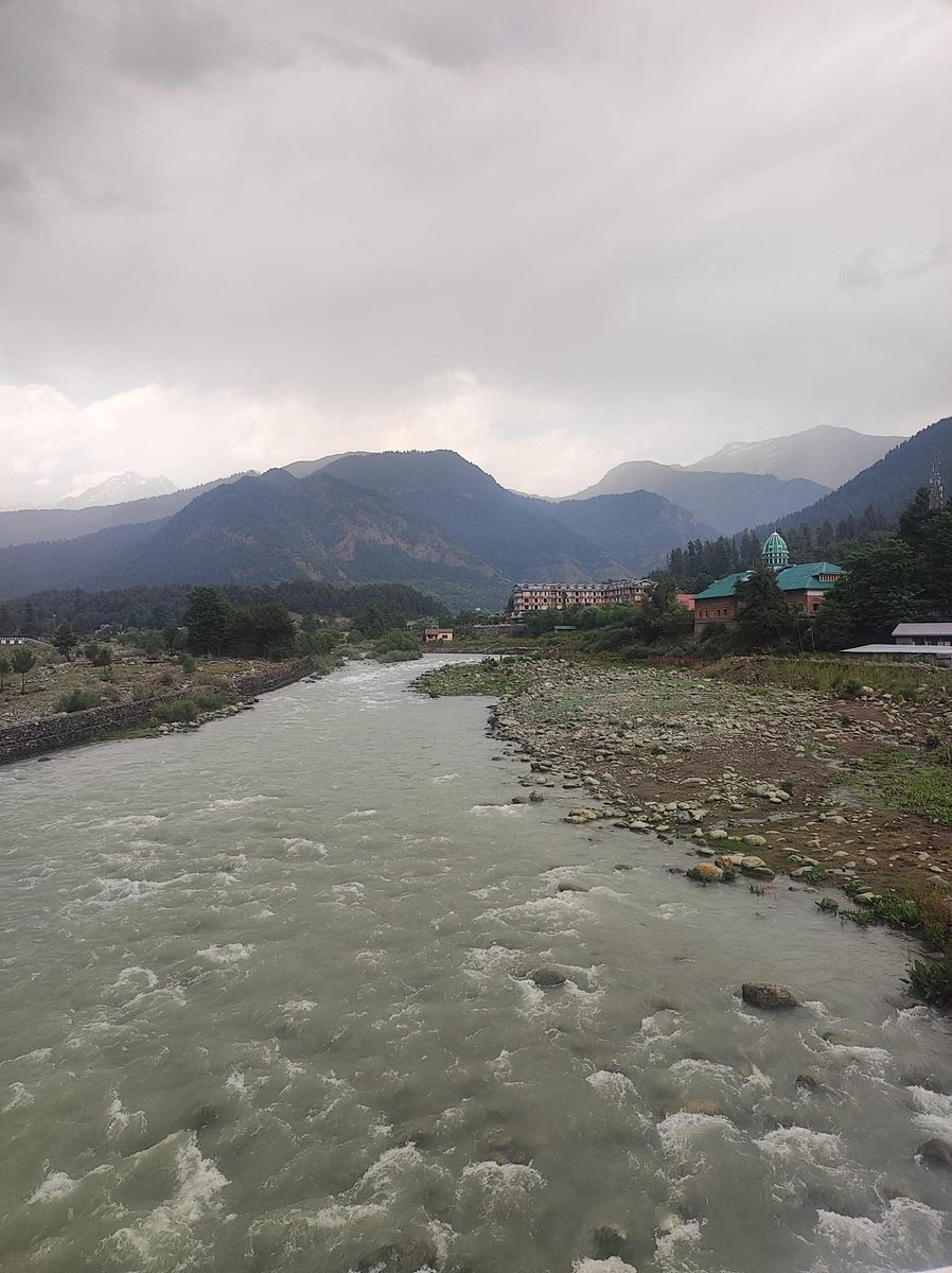 nirupamakotru's tweet image. I remember being in #Moscow on this day last year,when terrorists carried out a dastardly attack at Baisaran,close to a place I hold really dear to my heart;possibly my favorite family holiday destination in the world : Pahalgam. It was an incredibly sad day.
Time is a great