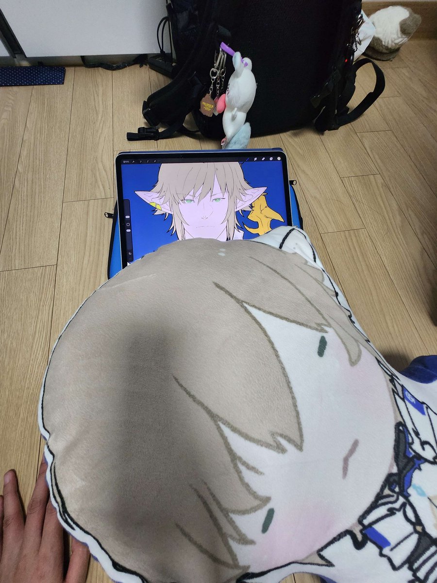 최애쿠션에 최애연성
넘 좋은 구도