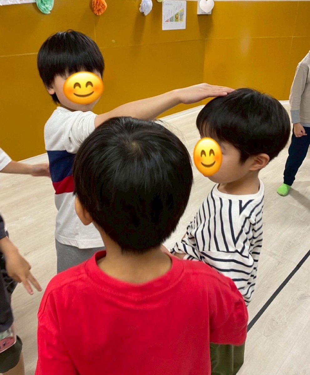 firstdream_11's tweet photo. ☀️南篠崎教室☀️
2026.4.22(水)
『整列ゲーム🎮』
先生が出したお題に合わせ、お友達と協力しながら一列に並ぶゲームをしました✨
①相手の話を聞く力
②相手に自分の意見を伝える力
をゲームを通して鍛えました💪

▽ファーストシーンドリームの詳細はこちら！
https://t.co/CPMWTHWgru

#放デイ #整列 https://t.co/eXyZvM3OKt