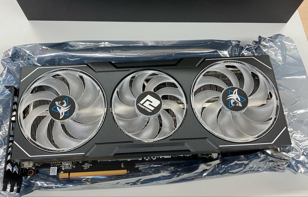 hyizumotakaoka's tweet image. こんばんは！
本日、#POWERCOLOR #RX7900XT を買い取らせていただきました‼️
当店ではPC、モニターはもちろん、#CPU や #グラフィックボード　など、PCパーツも取り扱いしています💻
ご不要な物、買い替えをお考えの方は是非お越しください♪
#ハードオフ
#出雲高岡店