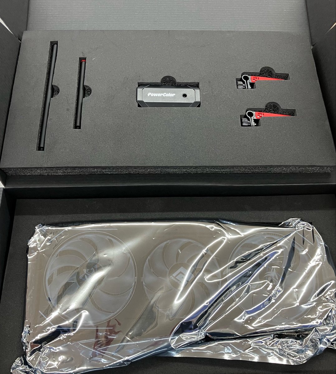 hyizumotakaoka's tweet image. こんばんは！
本日、#POWERCOLOR #RX7900XT を買い取らせていただきました‼️
当店ではPC、モニターはもちろん、#CPU や #グラフィックボード　など、PCパーツも取り扱いしています💻
ご不要な物、買い替えをお考えの方は是非お越しください♪
#ハードオフ
#出雲高岡店