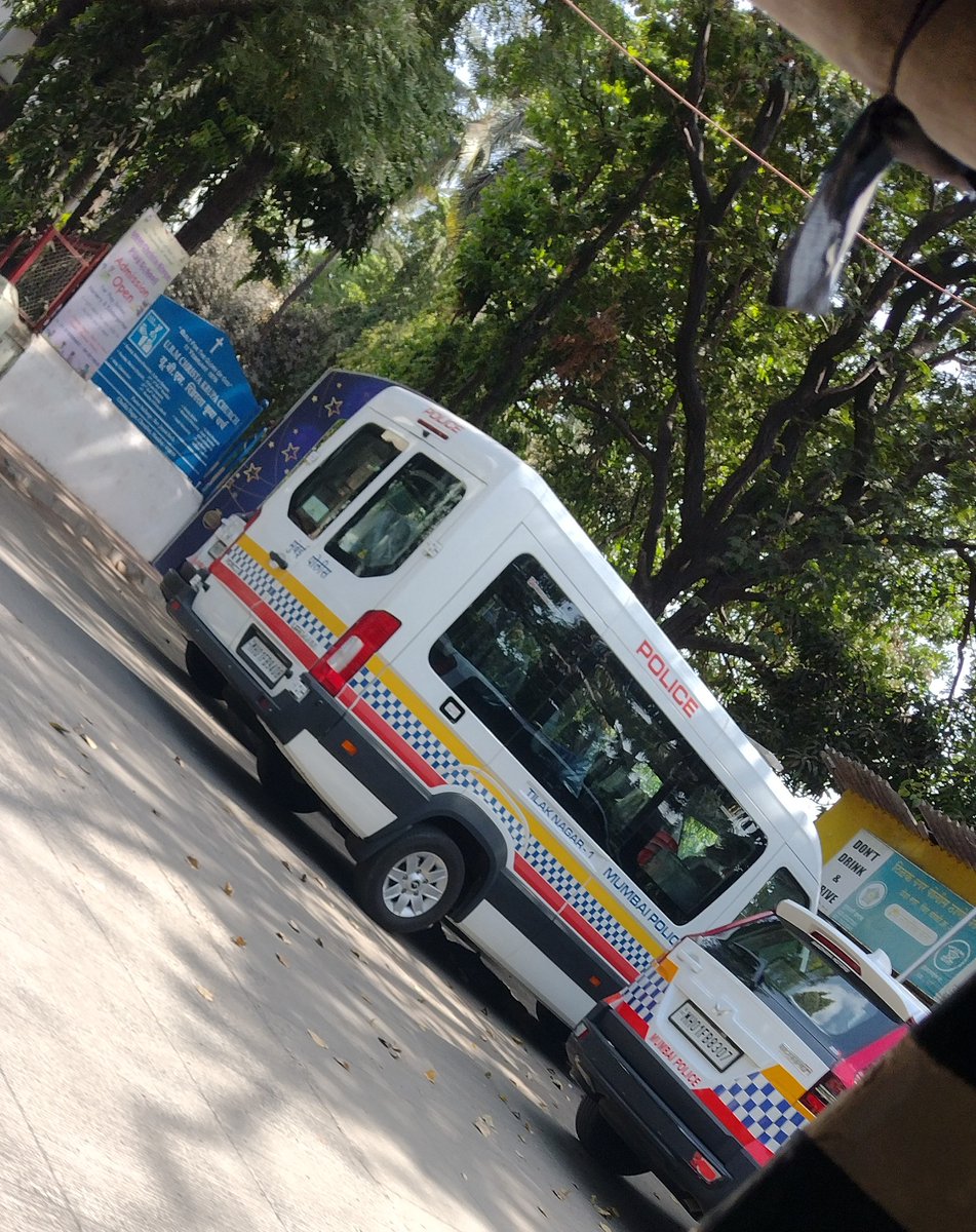 SentinelWachter's tweet image. @CPMumbaiPolice @MTPHereToHelp @MumbaiPolice @DGPMaharashtra They cannot even stop this washing of #police vehicles on the public road right at the entrance to #chhedanagar #chembur #mumbai daily 24 X 7 365 days at least 2000 complaints have been raised so far for years @mid_day
