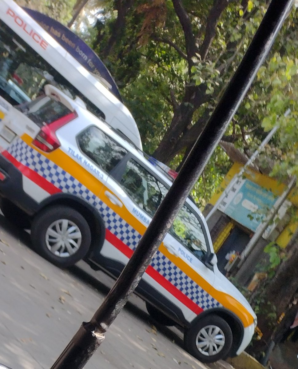 SentinelWachter's tweet image. @CPMumbaiPolice @MTPHereToHelp @MumbaiPolice @DGPMaharashtra They cannot even stop this washing of #police vehicles on the public road right at the entrance to #chhedanagar #chembur #mumbai daily 24 X 7 365 days at least 2000 complaints have been raised so far for years @mid_day