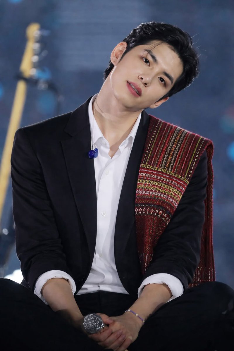 𝒔𝒊𝒍 tweet media